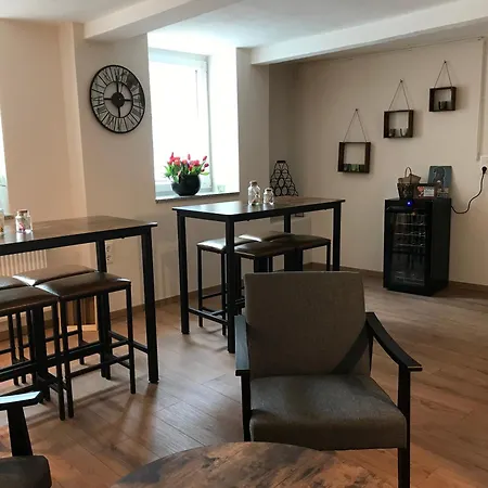 Klein Und Fein Für Nach Dem Wein, Römerstraße Neumagen-Dhron