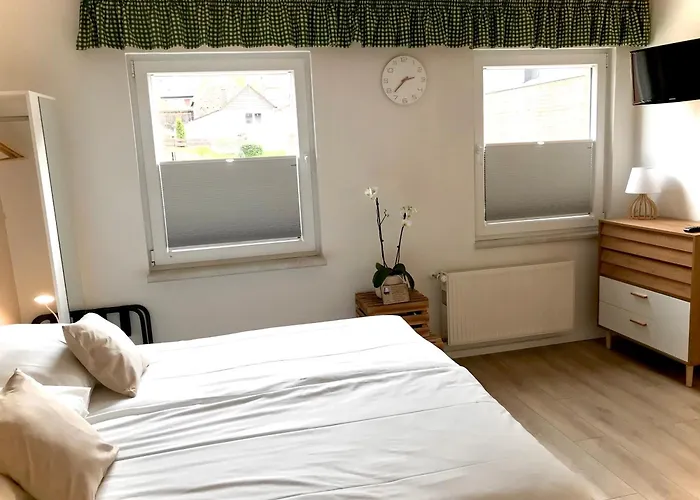 Klein Und Fein Fuer Nach Dem Wein, Roemerstrasse