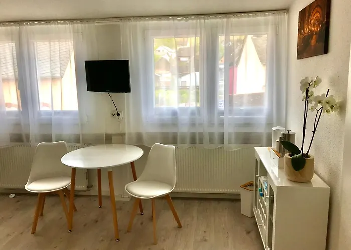 Klein Und Fein Fuer Nach Dem Wein, Roemerstrasse בית אירוח